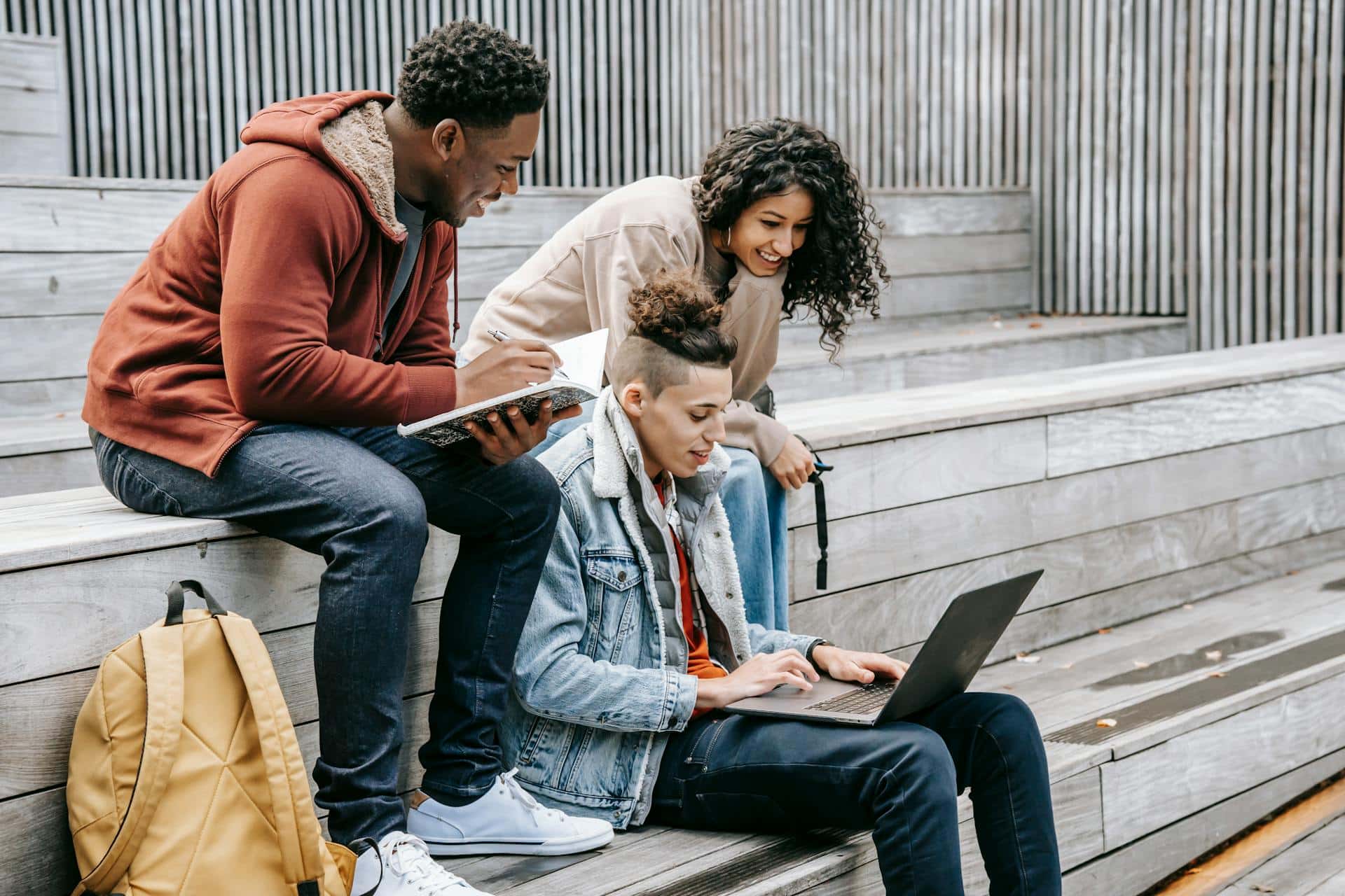 Saiba como se inscrever no Jovem Aprendiz Itaú